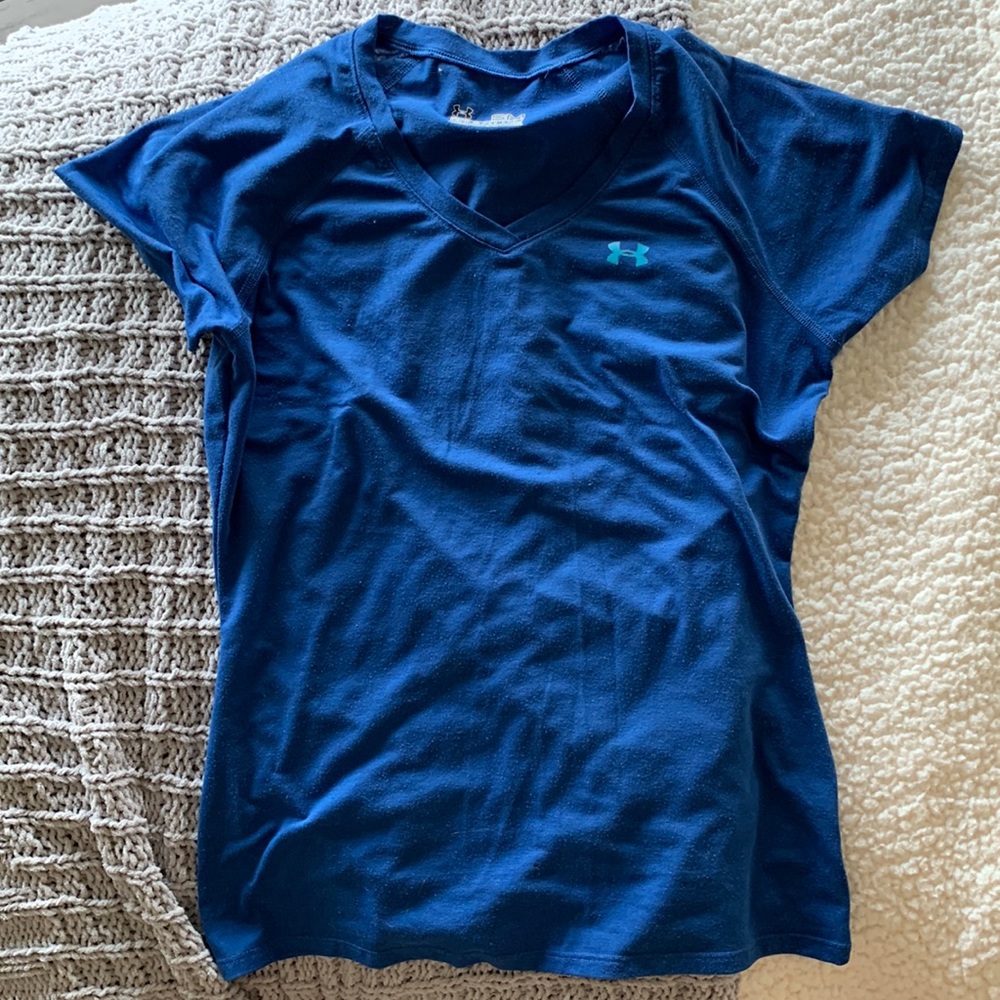 Womens Under Armour shirt- size small